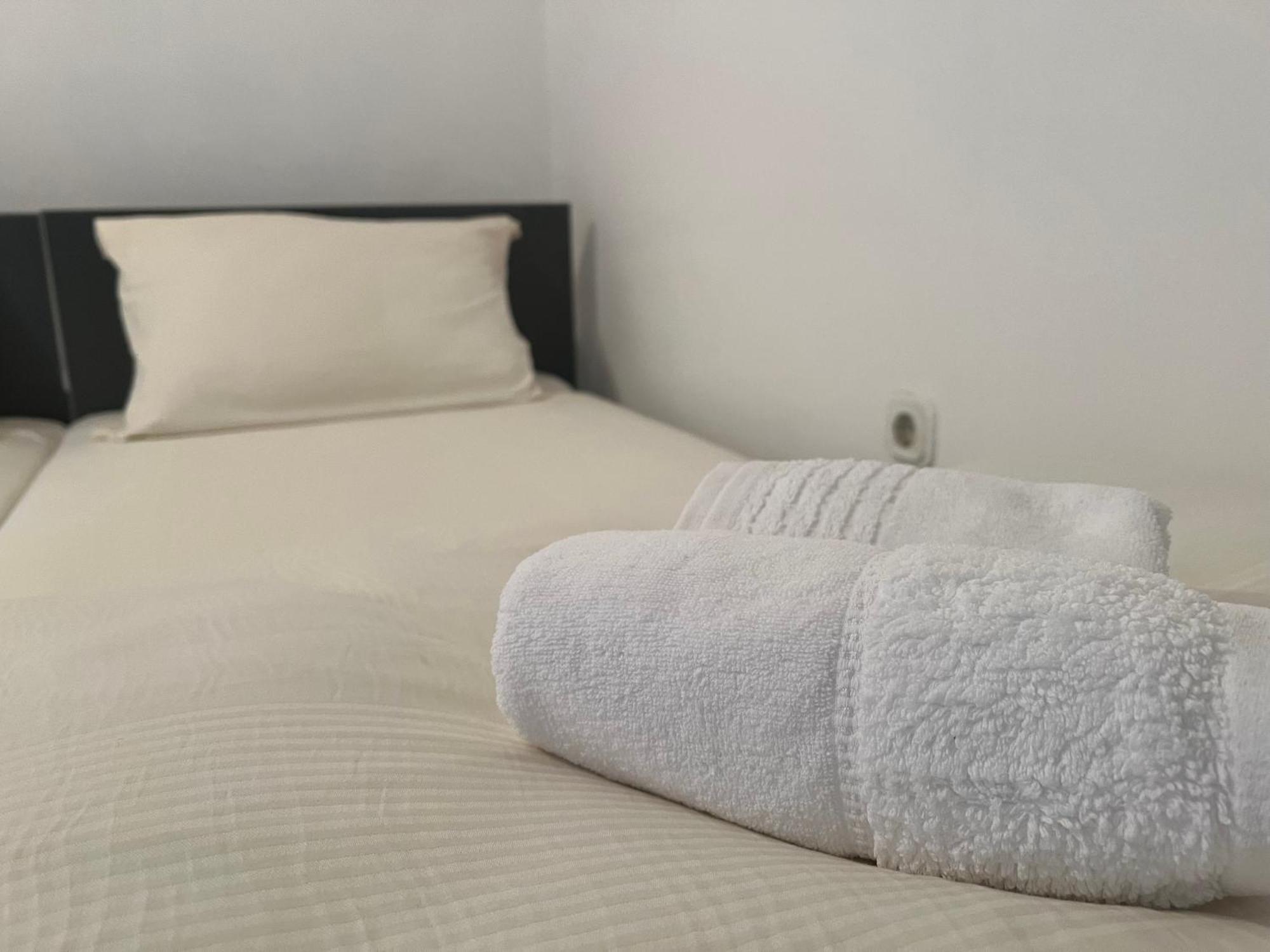 Gray Harmony Rooms โมสตาร์ ภายนอก รูปภาพ